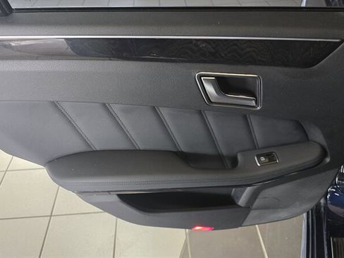 Used 2013 Mercedes-Benz E 350 4MATIC Sedan image 21