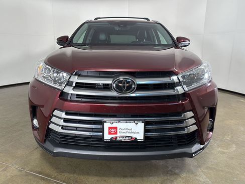 Used 2017 Toyota Highlander Limited w/ Carpet Mat Package AWD/4WD image 6