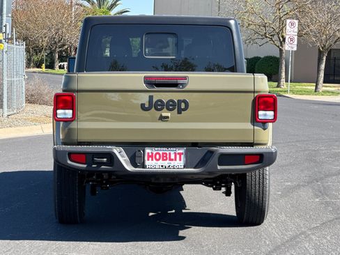New 2026 Jeep Gladiator Sport image 4