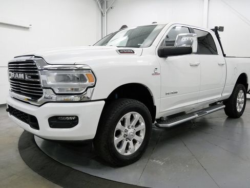 Used 2023 RAM 2500 Laramie AWD/4WD image 3