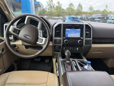 Used 2018 Ford F150 Lariat image 15