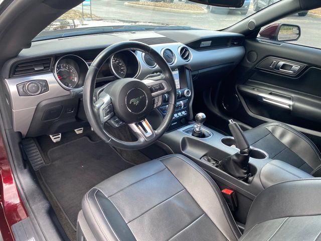 Used 2018 Ford Mustang GT Premium w/ Black Accent Package RWD image 20