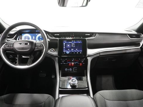 New 2025 Jeep Grand Cherokee L Laredo w/ Luxury Tech Group I image 9