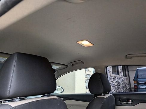 Used 2022 Hyundai Accent SEL FWD image 27