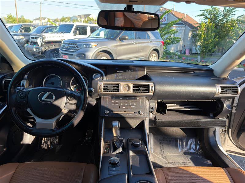Used 2016 Lexus IS 200t RWD image 27
