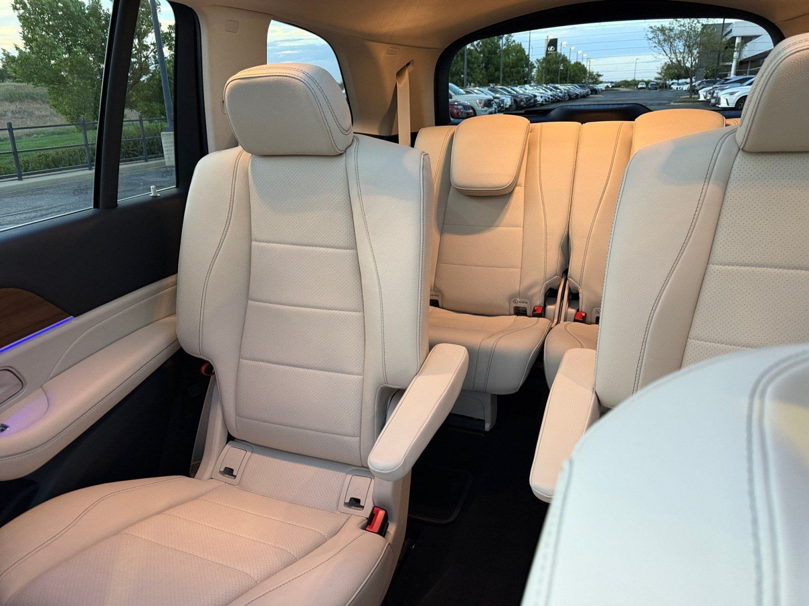 Used 2024 Mercedes-Benz GLS 450 4MATIC image 18