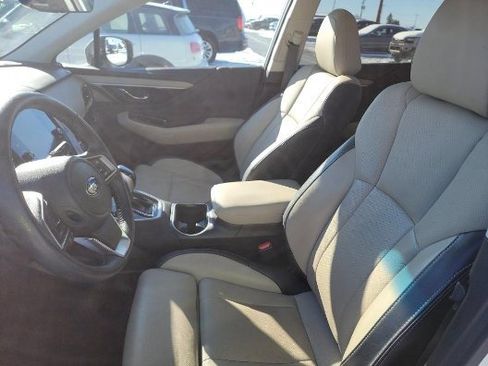 Used 2020 Subaru Outback Limited image 3