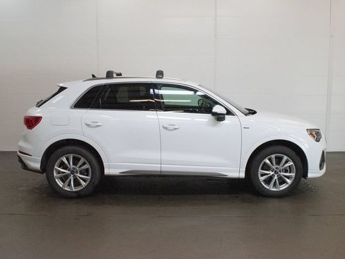 Used 2024 Audi Q3 2.0T Premium Plus w/ Premium Plus Package AWD/4WD image 3