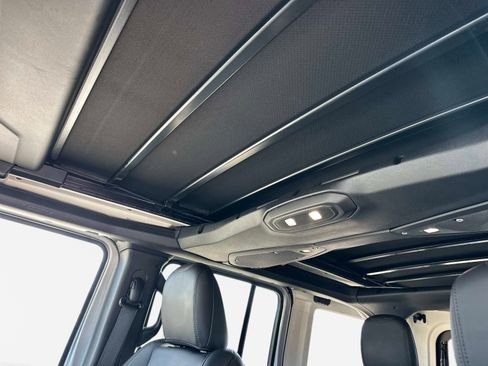 Used 2024 Jeep Wrangler High Altitude image 24