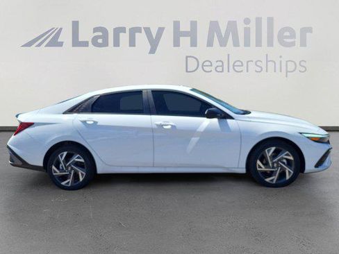 New 2025 Hyundai Elantra SEL image 6