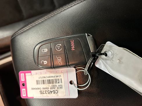 Used 2015 Jeep Grand Cherokee Laredo w/ Security & Convenience Group AWD/4WD image 20