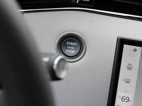 Used 2026 Land Rover Range Rover Evoque S AWD/4WD image 14
