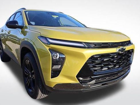 Used 2025 Chevrolet Trax ACTIV image 5