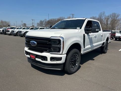 New 2026 Ford F350 Platinum w/ FX4 Off-Road Package image 3