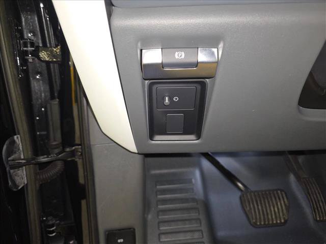 Certified 2023 Land Rover Defender 110 X-Dynamic SE AWD/4WD image 25