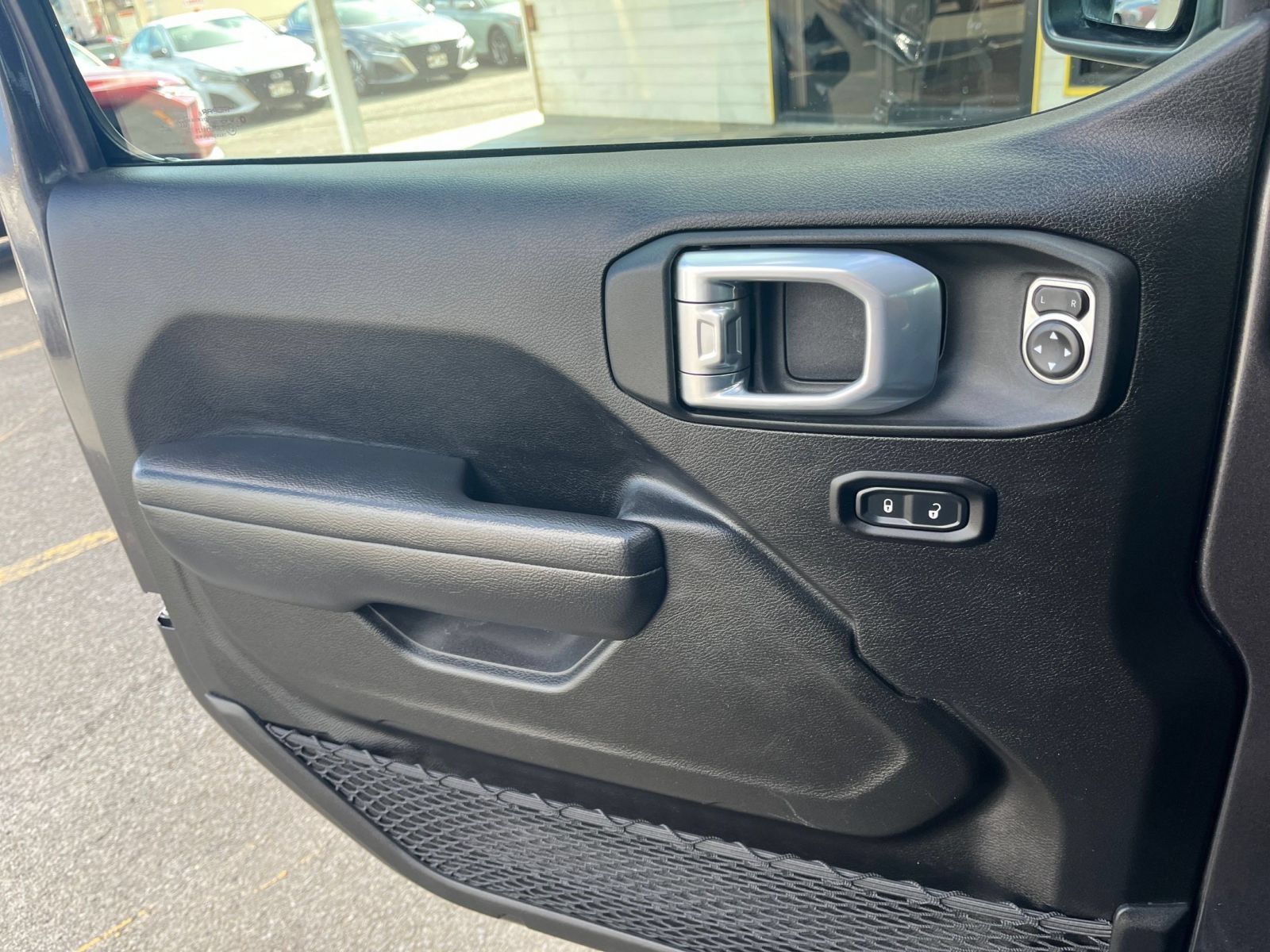 Used 2025 Jeep Wrangler Unlimited Sport AWD/4WD image 18