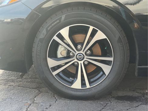 Used 2022 Nissan Sentra SV w/ Lighting Package image 28