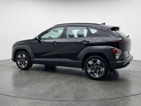 Used 2025 Hyundai Kona SEL FWD image 6