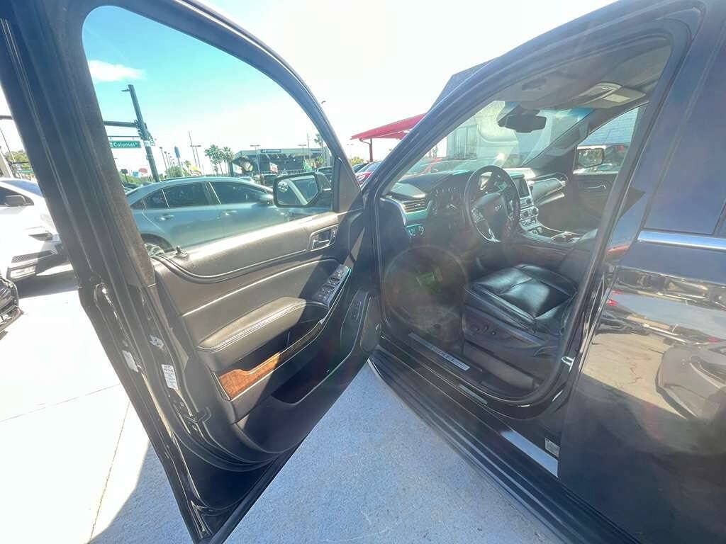 Used 2016 Chevrolet Suburban LT RWD image 18