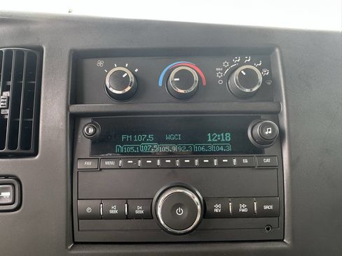 Used 2015 Chevrolet Express 2500 image 20