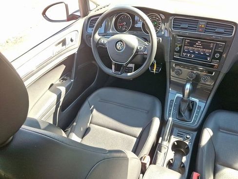 Certified 2019 Volkswagen Golf Alltrack S image 14