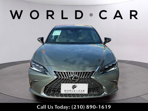 Used 2024 Lexus ES 300h Ultra Luxury w/ Accessory Package (Z2) image 4
