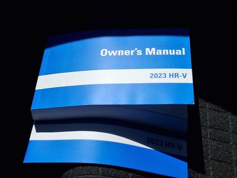 Used 2023 Honda HR-V LX image 25