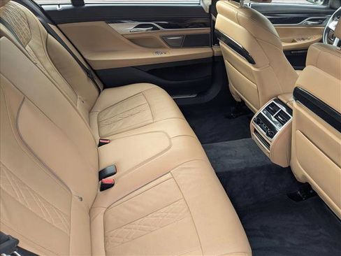 Used 2017 BMW 740e xDrive image 20