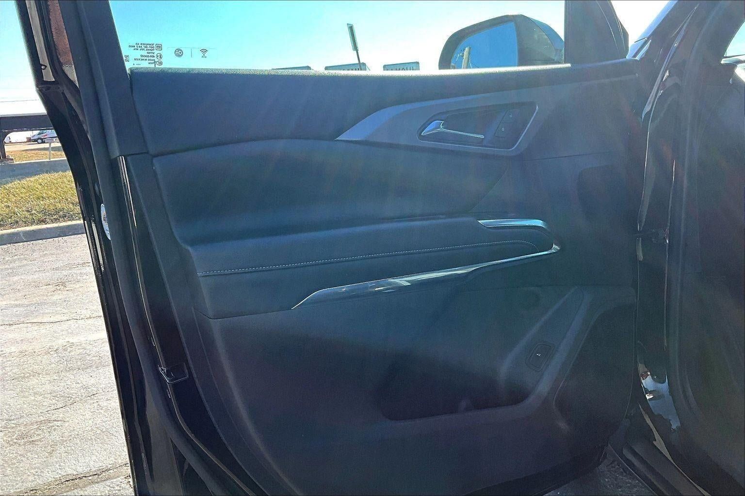 Used 2024 Chevrolet Traverse LT FWD image 22