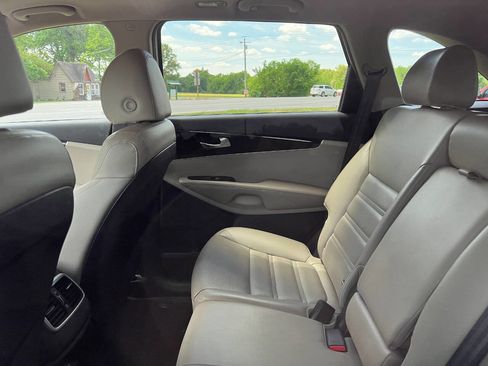 Used 2020 Kia Sorento EX AWD/4WD image 13