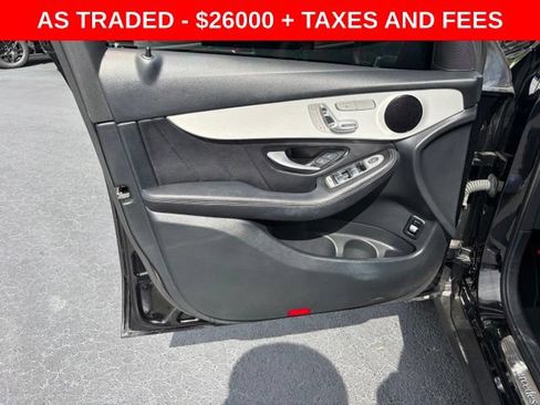 Used 2022 Mercedes-Benz GLC 300 image 12