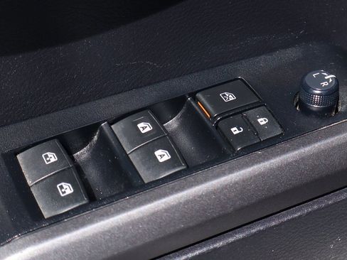 Used 2021 Toyota Tacoma TRD Off-Road w/ Technology Package image 14