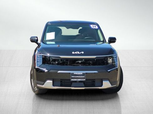 Used 2024 Kia EV9 Light Long Range RWD image 2