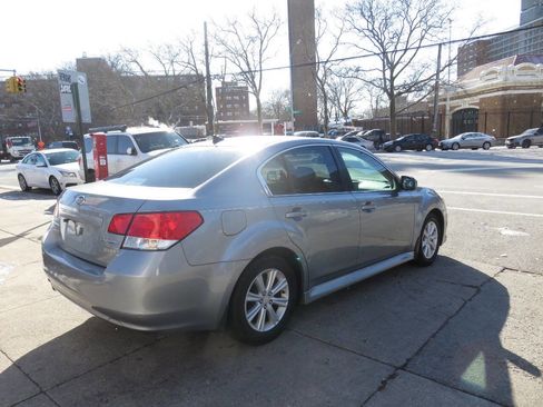 Used 2011 Subaru Legacy 2.5i Premium image 4