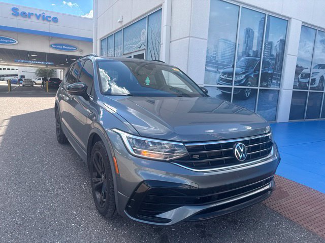 Used 2023 Volkswagen Tiguan SE R-Line FWD image 2