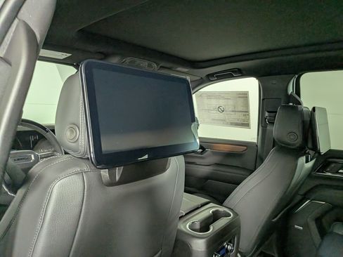 New 2026 GMC Yukon XL Denali w/ Denali Reserve Package image 30