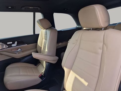 Used 2024 Mercedes-Benz GLS 450 4MATIC image 19