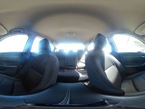 Used 2025 Nissan Altima 2.5 SV FWD image 43