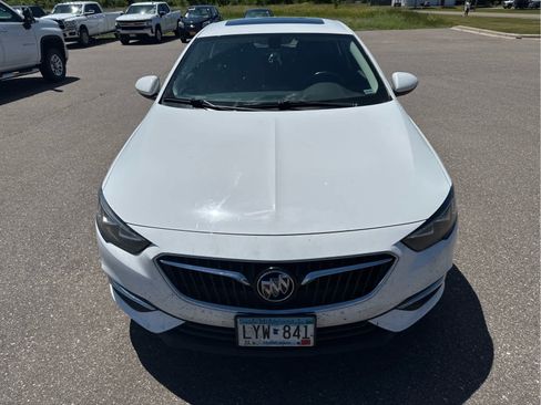 Used 2018 Buick Regal Preferred w/ Driver Confidence Package #1 FWD image 3