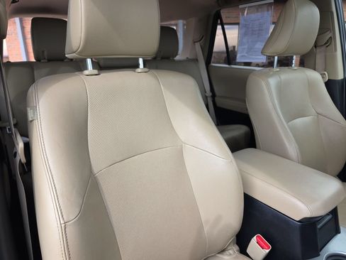 Used 2016 Toyota 4Runner Limited AWD/4WD image 31