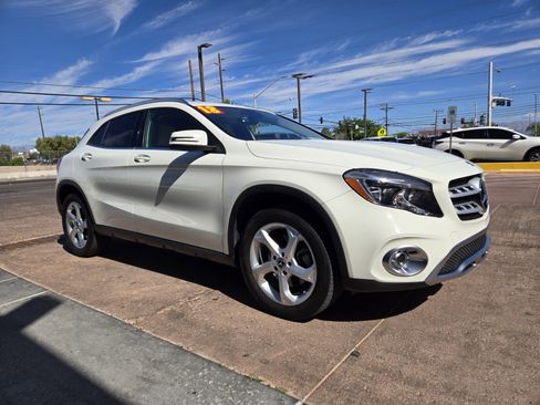 Used 2018 Mercedes-Benz GLA 250 4MATIC w/ Premium Package image 5
