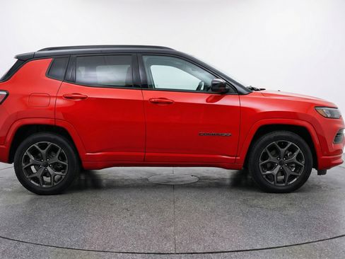 Used 2025 Jeep Compass Limited AWD/4WD image 11