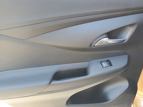 New 2025 Buick Envista Preferred image 12