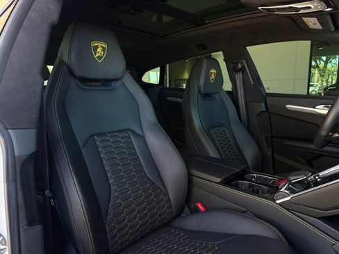 Used 2021 Lamborghini Urus image 28