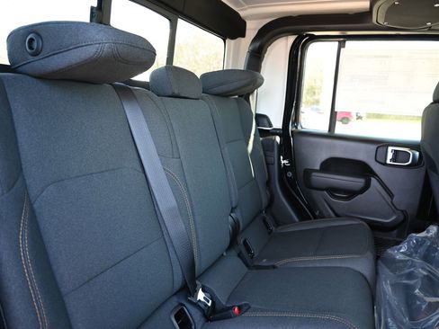 New 2026 Jeep Gladiator Willys image 18