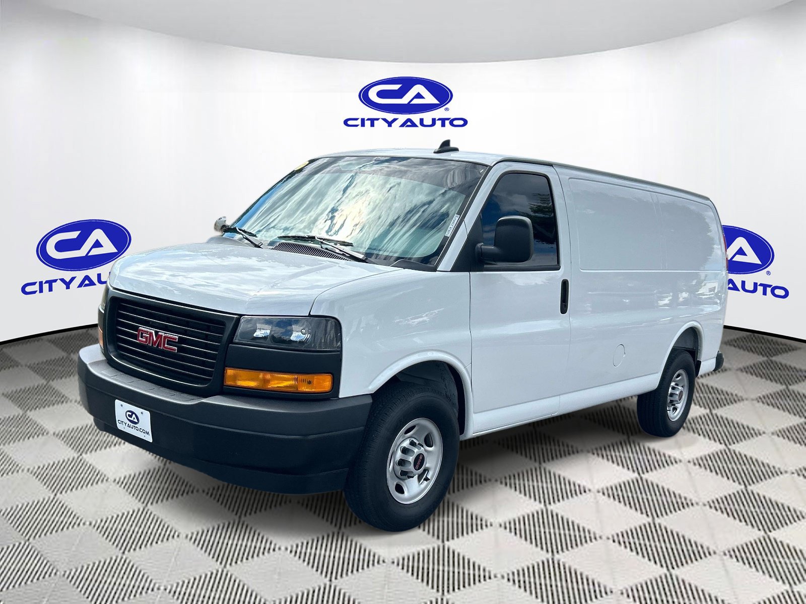 Used 2025 GMC Savana 2500 w/ Driver Convenience Package RWD image 8