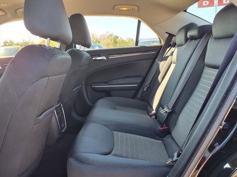 Used 2023 Chrysler 300 Touring w/ Sport Appearance Package image 9