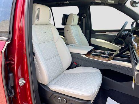 New 2026 Cadillac Escalade ESV Platinum Luxury RWD image 36