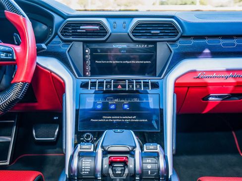 Used 2019 Lamborghini Urus image 26