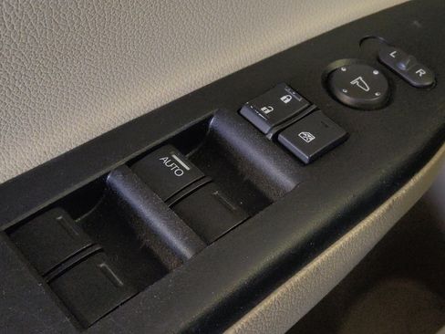 Used 2017 Honda Accord LX image 27